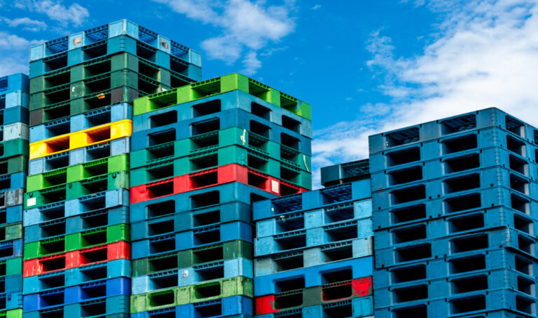 IoT asset tracking, shipping pallets