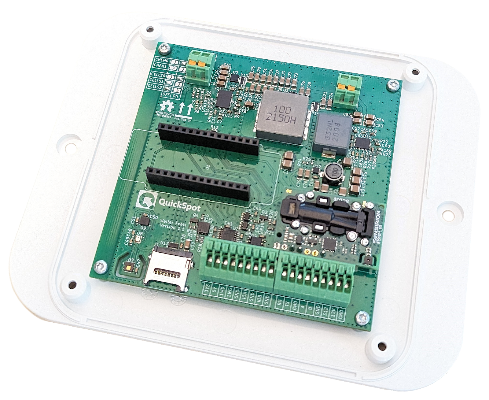 A close-up of a circuit board

Description automatically generated